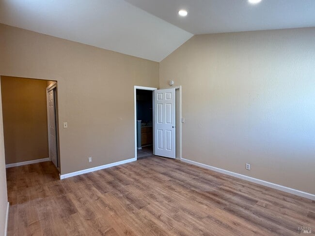 Building Photo - 666 Belvedere Dr