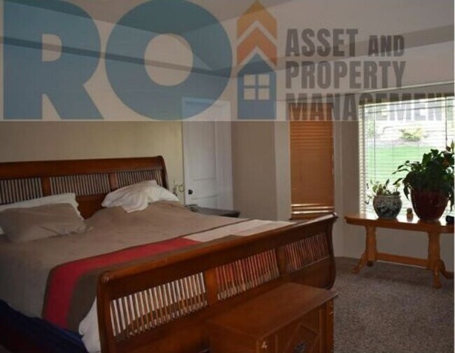 Building Photo - Charming 3-Bed 2-Bath House for Rent in We...