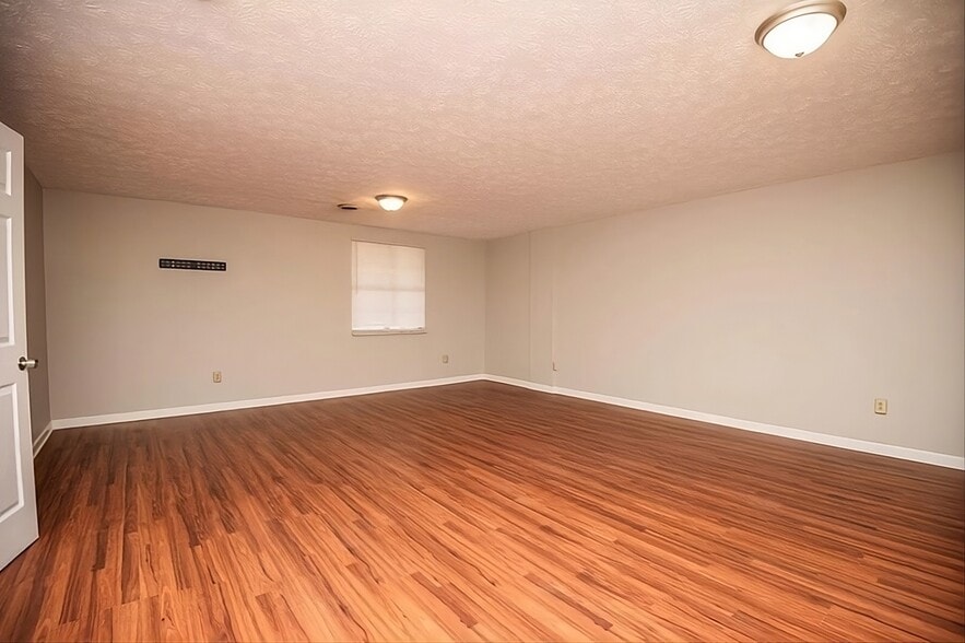 Building Photo - 2909 Selma Ave