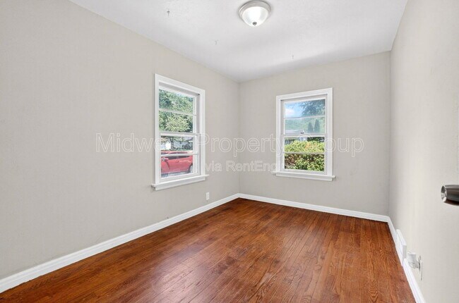 Building Photo - 10027 Lilac Ave