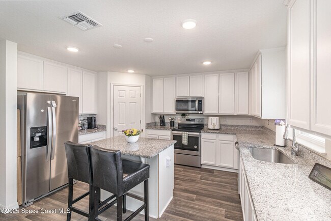 Building Photo - 1043 Corbin Cir SW