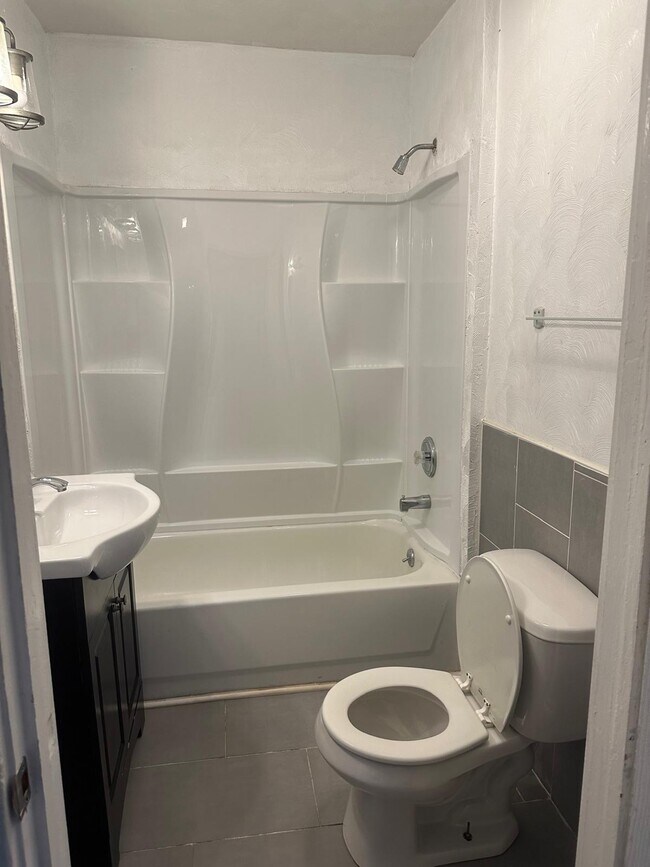 Main Floor Bathroom - 5004 Euclid Ave