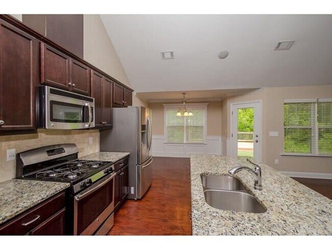 Building Photo - 1558 Driftwood Ln