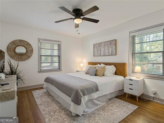 Building Photo - 1572 Berkeley Ln NE