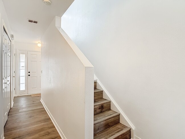 Building Photo - 9856 Ashburn Lake Dr