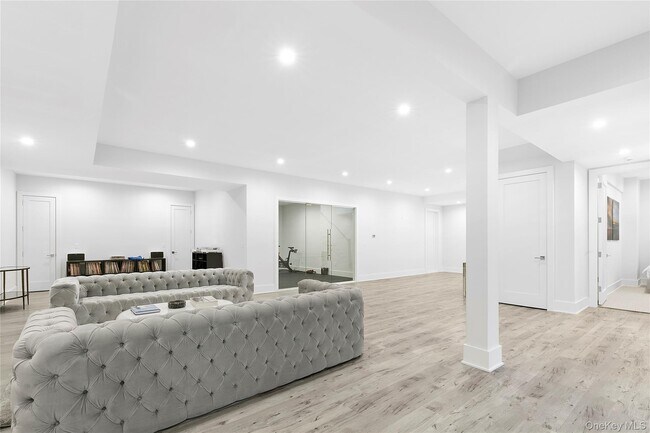 Building Photo - 94 Merchants Path