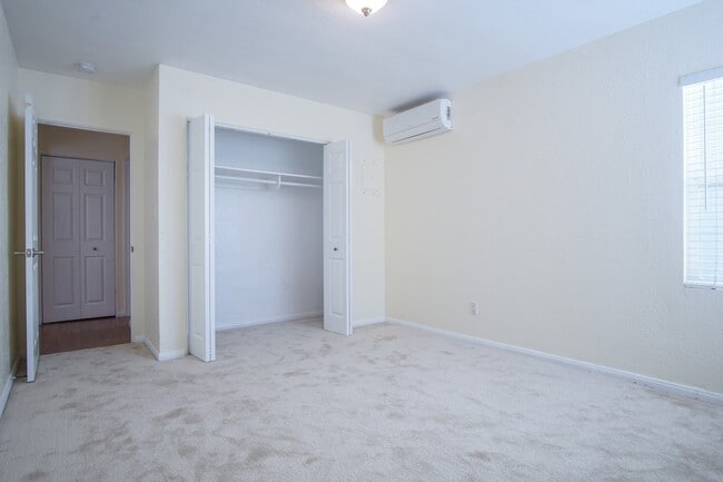 Building Photo - Historic Kensington - Charming 2bd/2ba with Bonus Room & parking - Ground floor Level