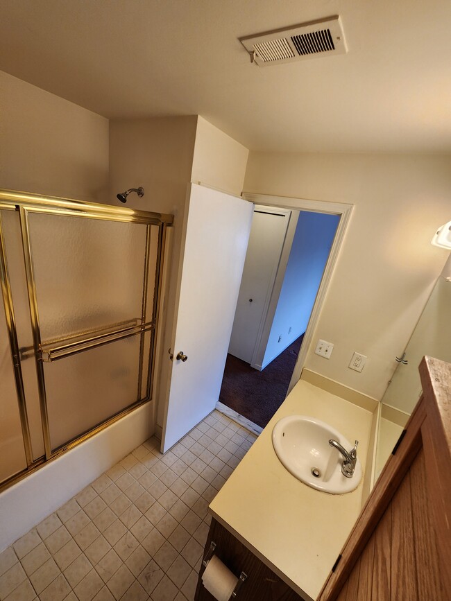 Building Photo - 15779 Canal Rd