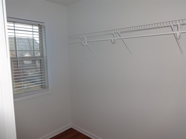 Building Photo - 243 Royal Cres Terrace