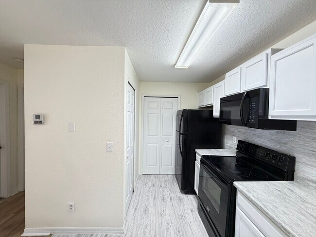 Building Photo - Condo for rent on SANDLAKE PRIVATE RESIDENCES