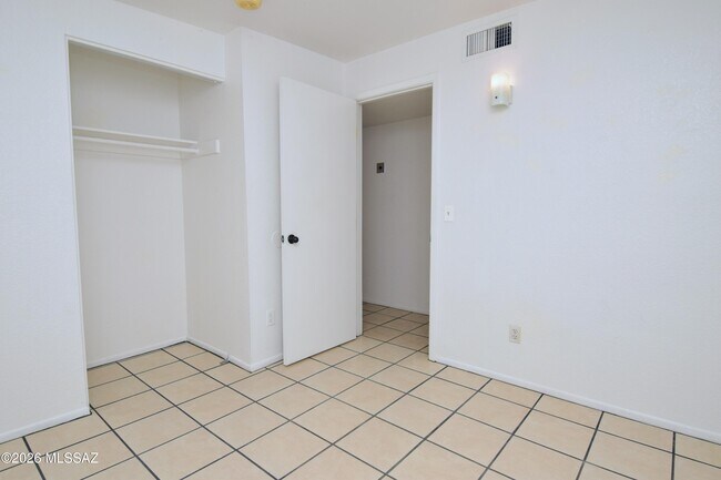 Building Photo - 6722 E 45th St