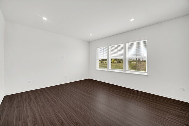 Building Photo - 349 Danforth Dr
