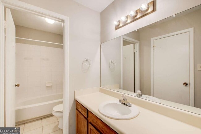 Building Photo - 805 Tuxworth Cir