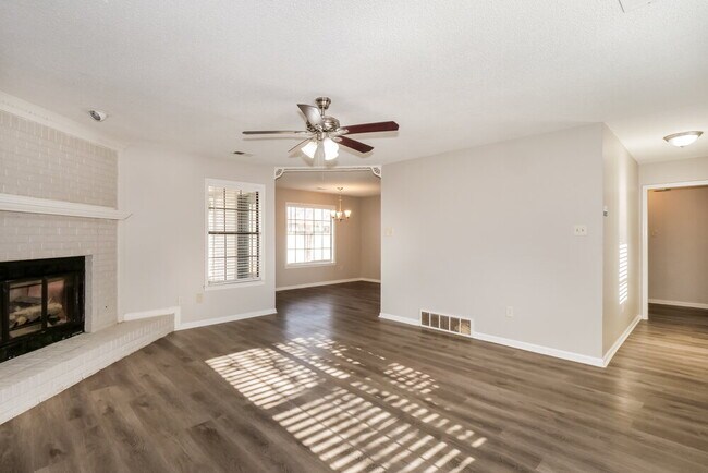 Building Photo - 2106 Charles Bryan Rd