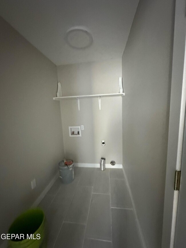 Building Photo - 2433 Alan Duncan Ln