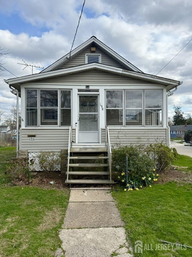 Primary Photo - 198 Woodland Ave