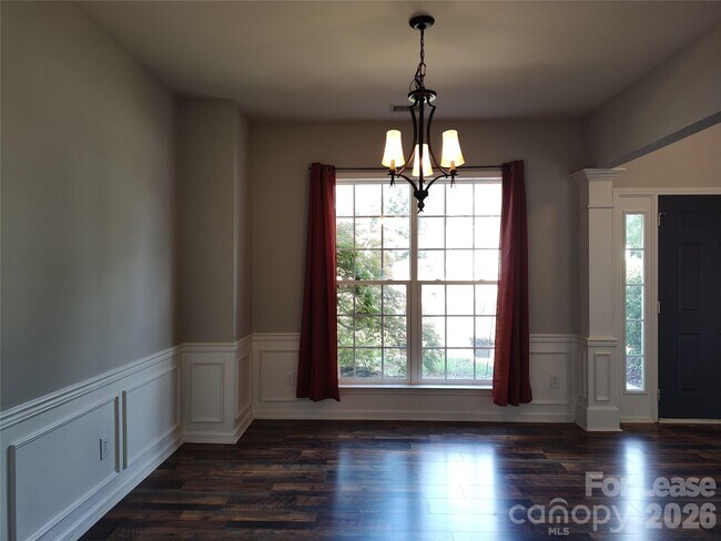 Building Photo - 4018 Manor House Dr