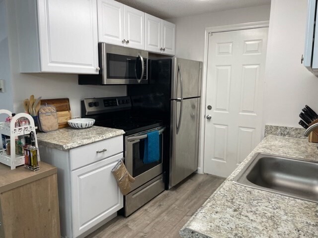 Building Photo - 10 Walden Dr