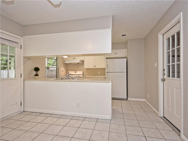 Building Photo - 8406 Whittman Cove