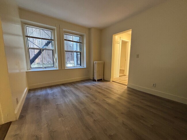 Building Photo - 69 Myrtle St