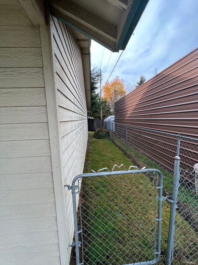 Building Photo - 2144 N 20th St