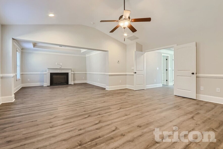 Building Photo - 273 Enfield Ln