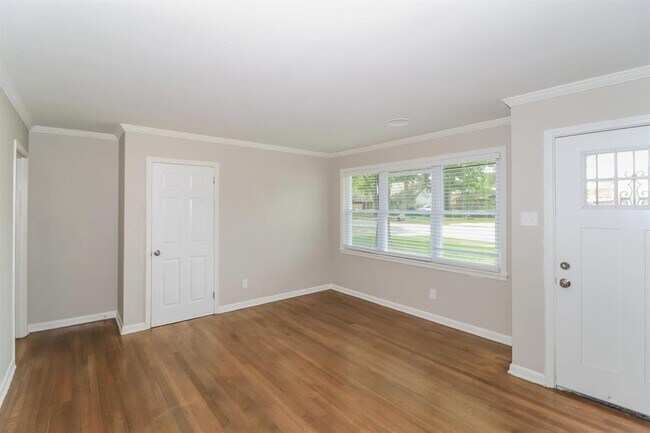 Building Photo - 5113 Helene Rd