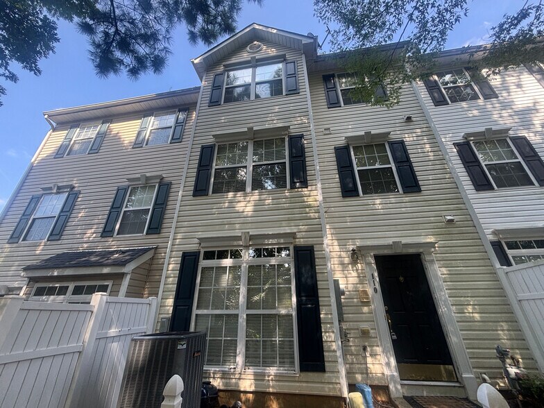 Building Photo - Room in Townhome on Ivory Run Way