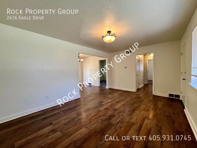 Building Photo - 2416 Eagle Dr
