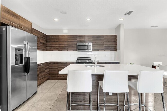 Building Photo - 105 Kenny Blvd