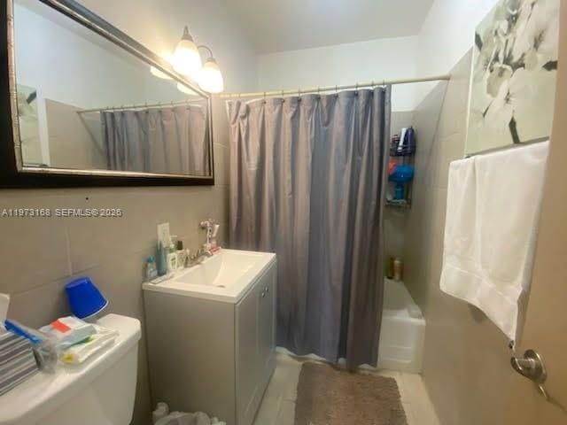 Building Photo - 2239 Johnson St