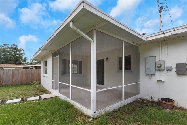 Building Photo - 245 Grove Cir N