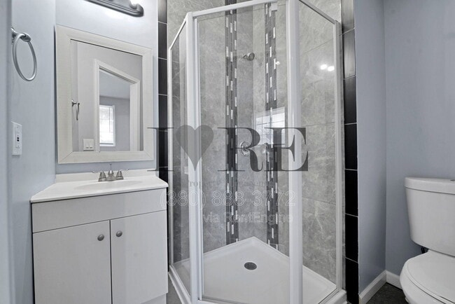 Building Photo - 1555 Myrtle Ave