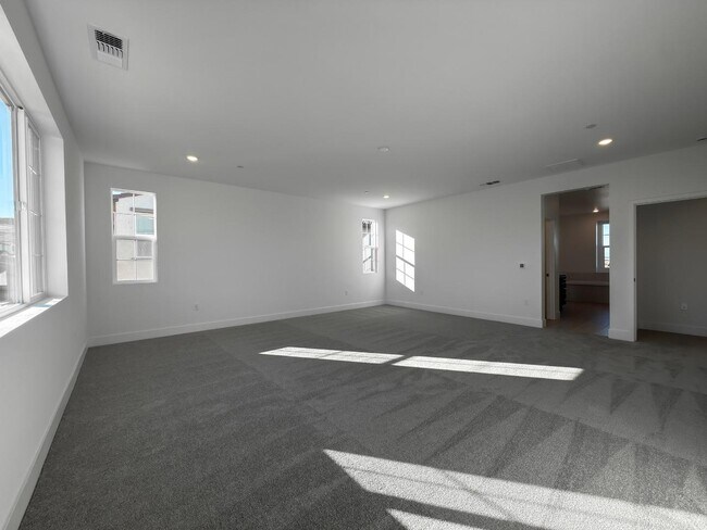 Building Photo - 2848 Dapper St