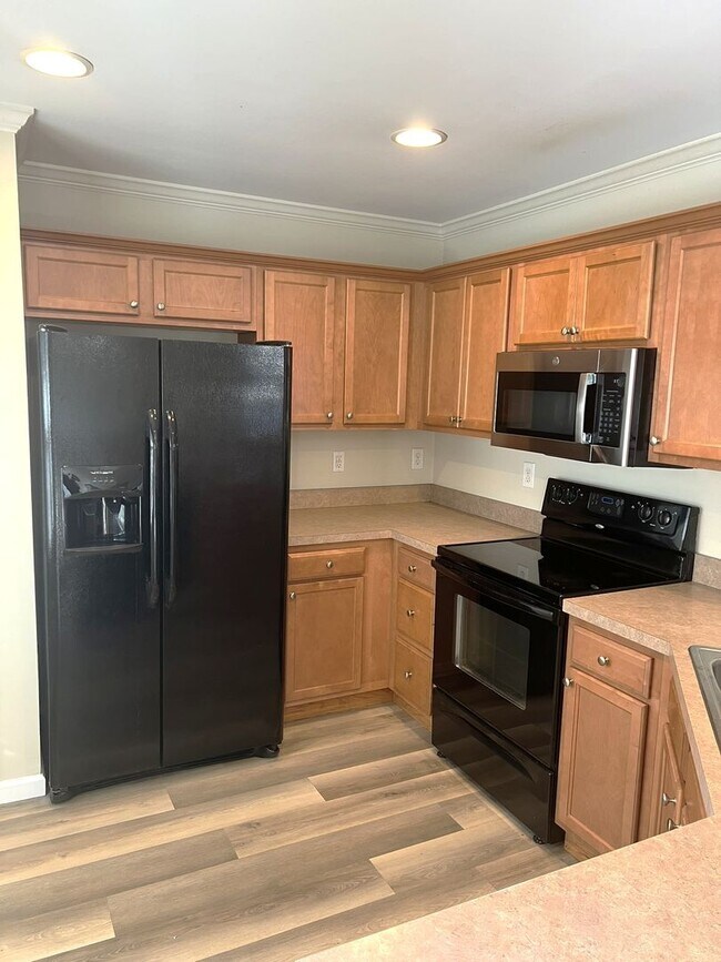 Building Photo - Windsor Park