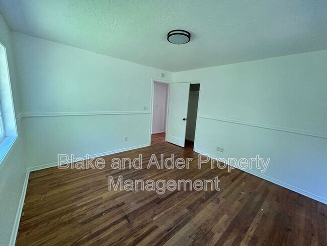 Building Photo - 198 NE 157th Ave