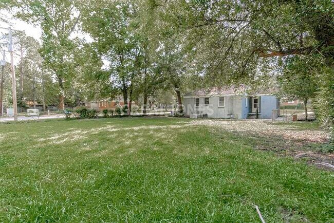 Building Photo - 2500 Putnam St