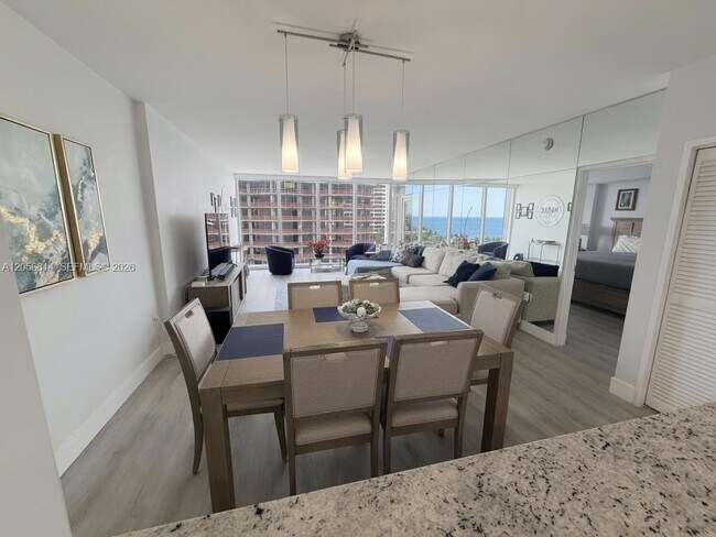 Building Photo - 10275 Collins Ave