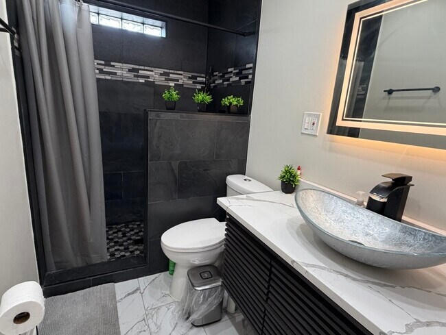 Building Photo - 1895 Birch St