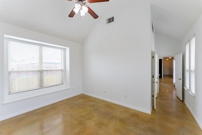 Building Photo - 4514 Senda Ln