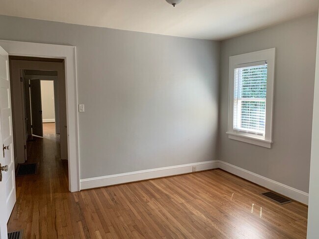 Building Photo - 2bed/1 Bath Bungalow in Rose City/Alameda