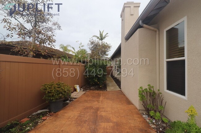 Building Photo - 4 bed 2.5 Bath On A Cula-De-Sac