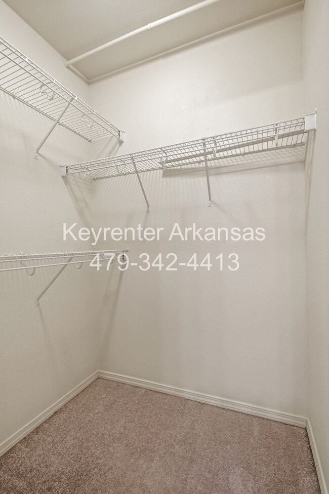 Building Photo - Great 3 Beds + 2 Baths Home with Solar Panels! Large Covered Patio!