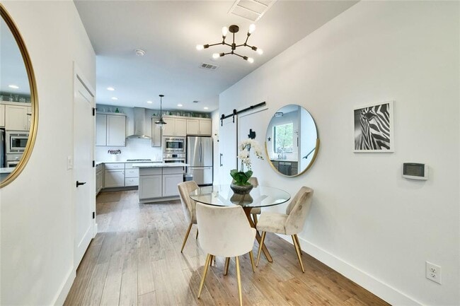 Building Photo - 1311 Justin Ln