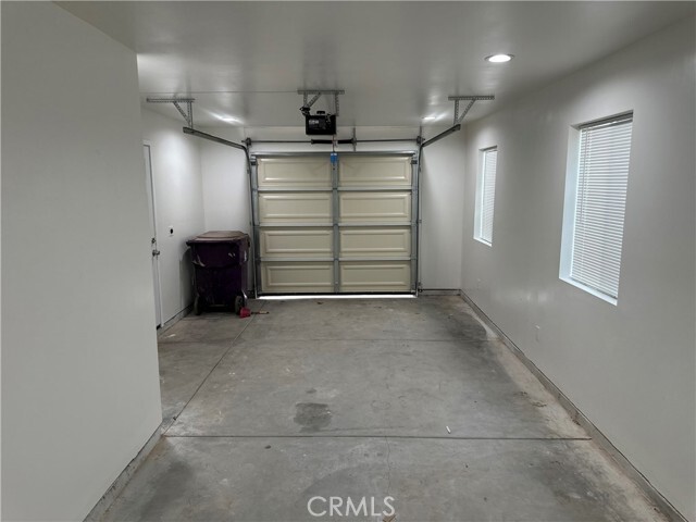 Building Photo - 2161 Myrtle Ave