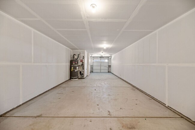 Building Photo - New Luxury Townhomes - Now Available!