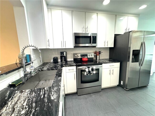 Building Photo - 7790 Woodbrook Cir