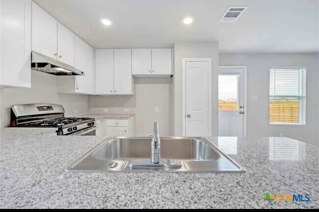 Building Photo - 2808 Rosefinch