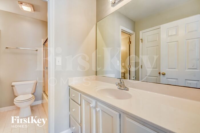 Building Photo - 329 Dulaine Cove