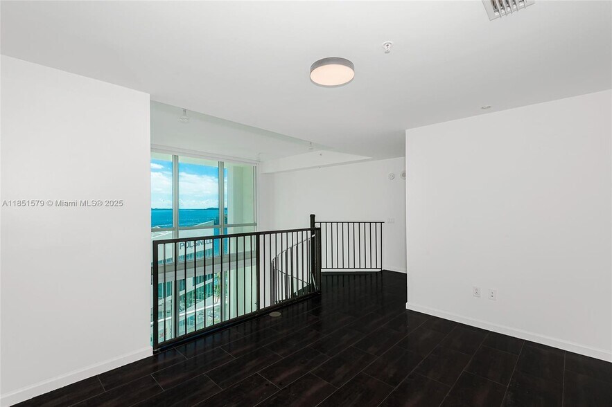 Building Photo - 300 S Biscayne Blvd